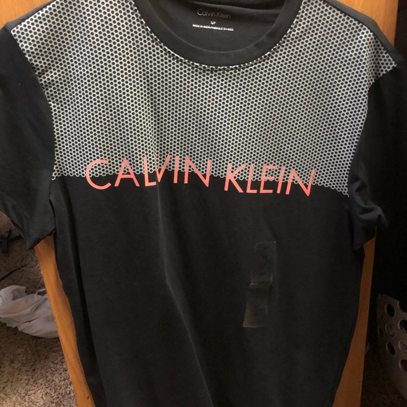 Calvin Klein tee - Picture 1 of 2